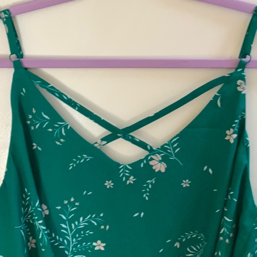 Gorgeous green Torrid Sleeveless Top Size 0 - Picture 4 of 8